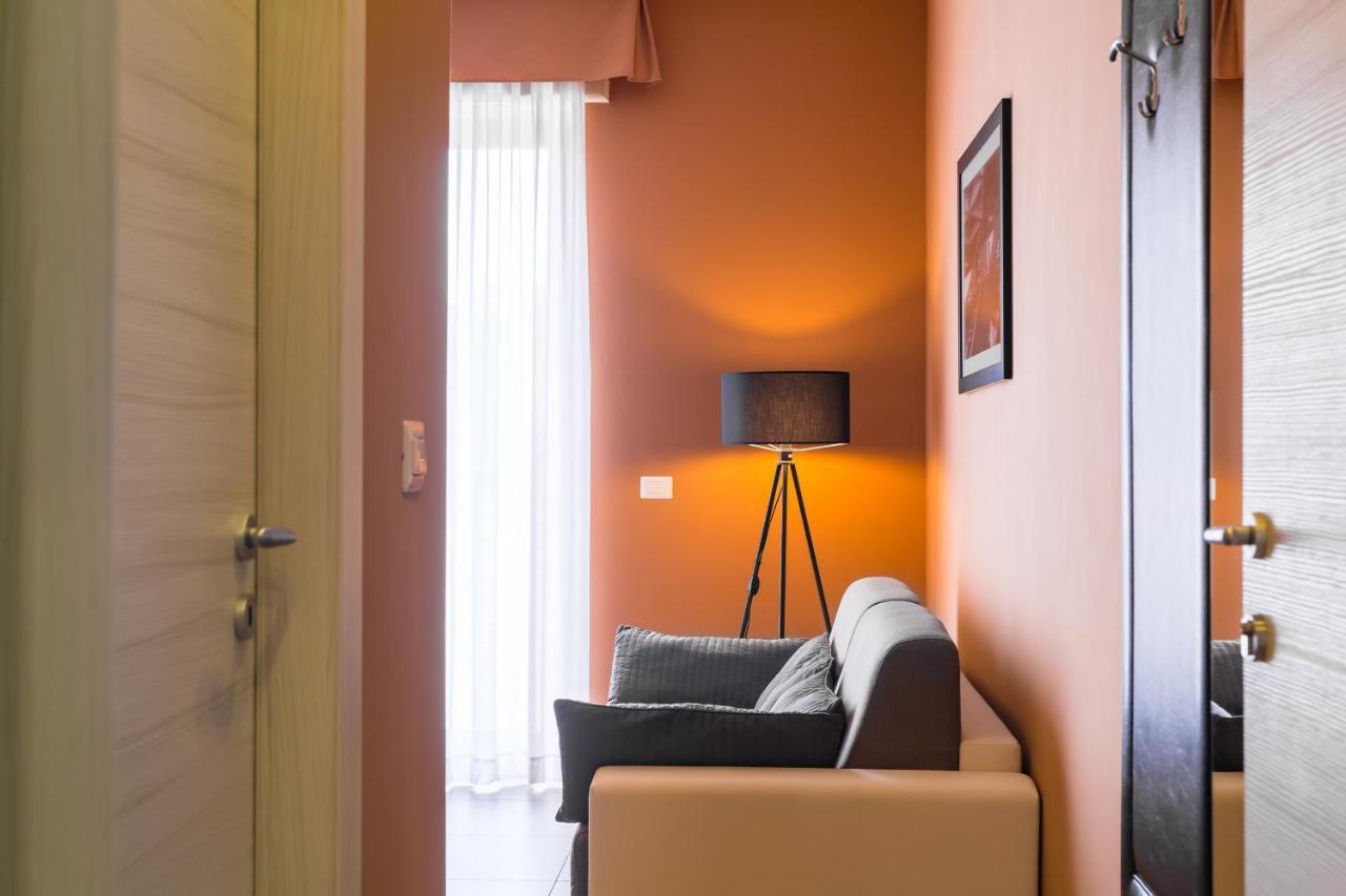 Bh Napoli Railway Hotel Kültér fotó