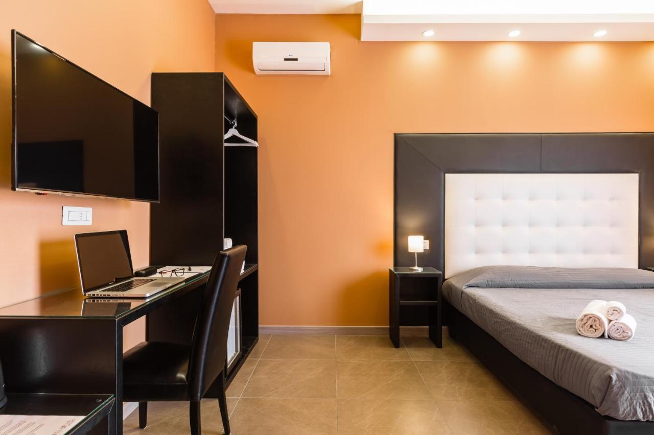 Bh Napoli Railway Hotel Kültér fotó