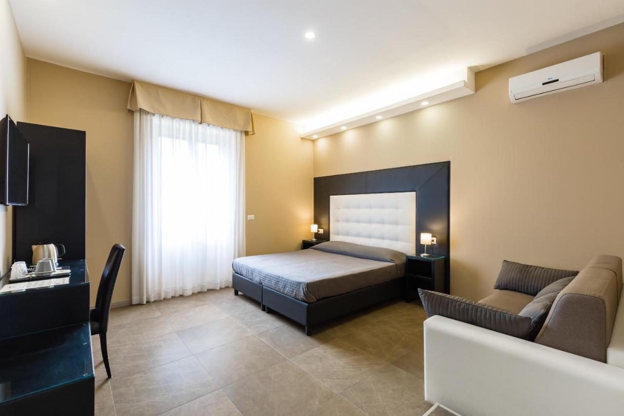 Bh Napoli Railway Hotel Kültér fotó